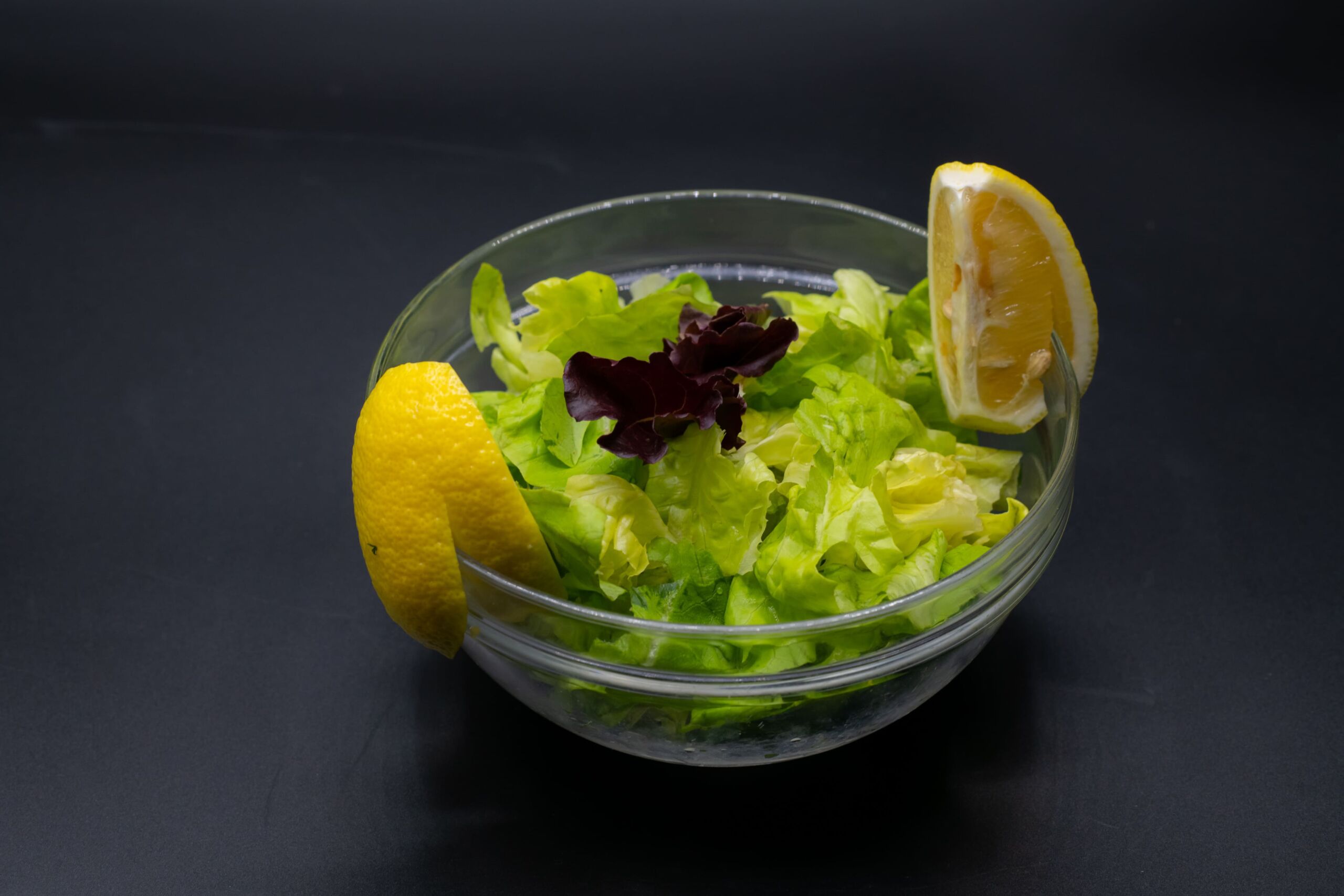Salată verde cu lămâie