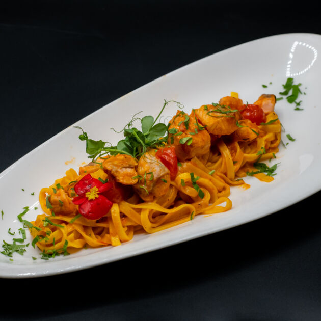 Tagliatelle cu somon