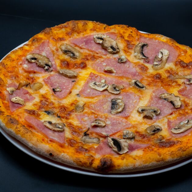 Pizza Prosciuto e Funghi