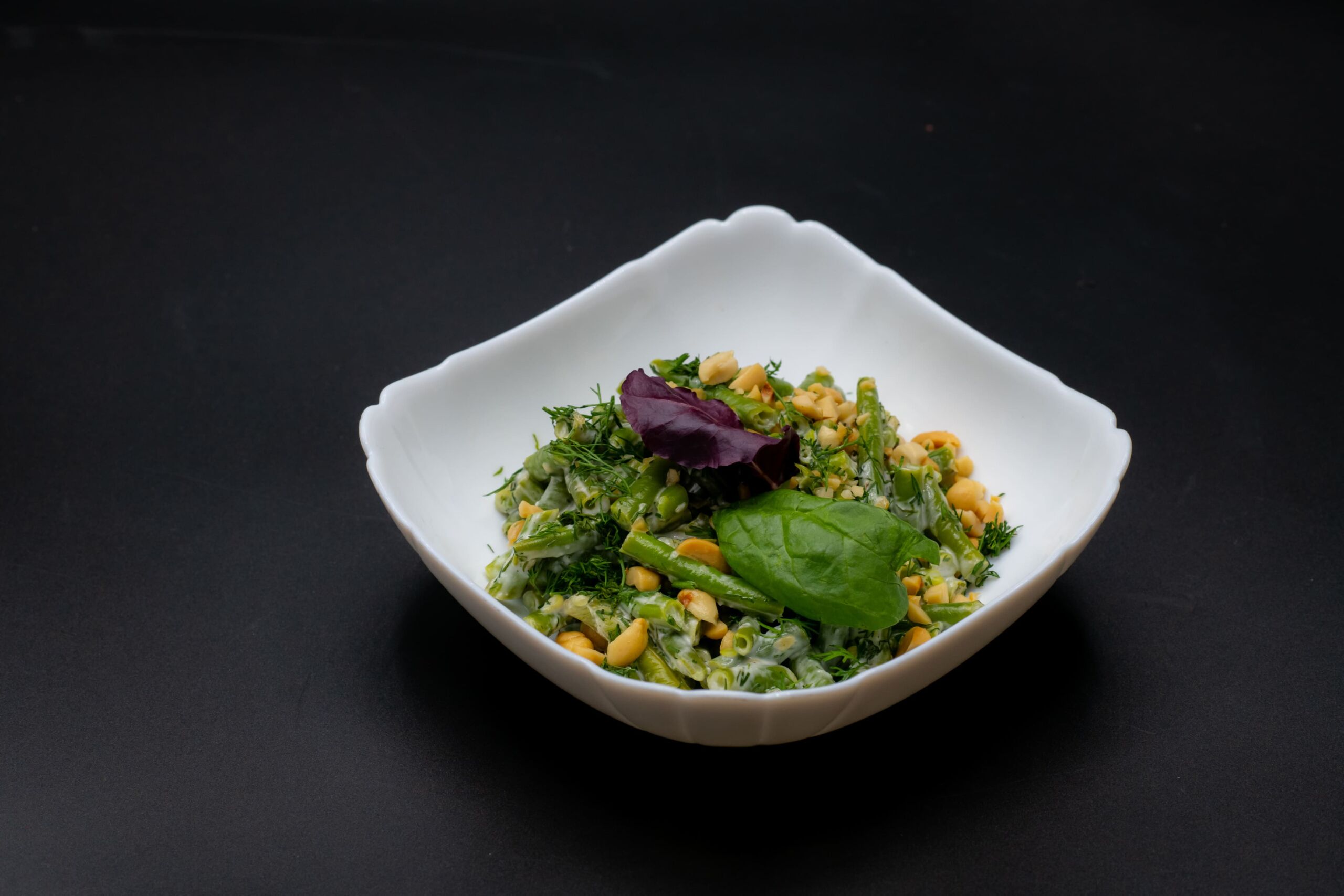 Salată de fasole verde cu nuci