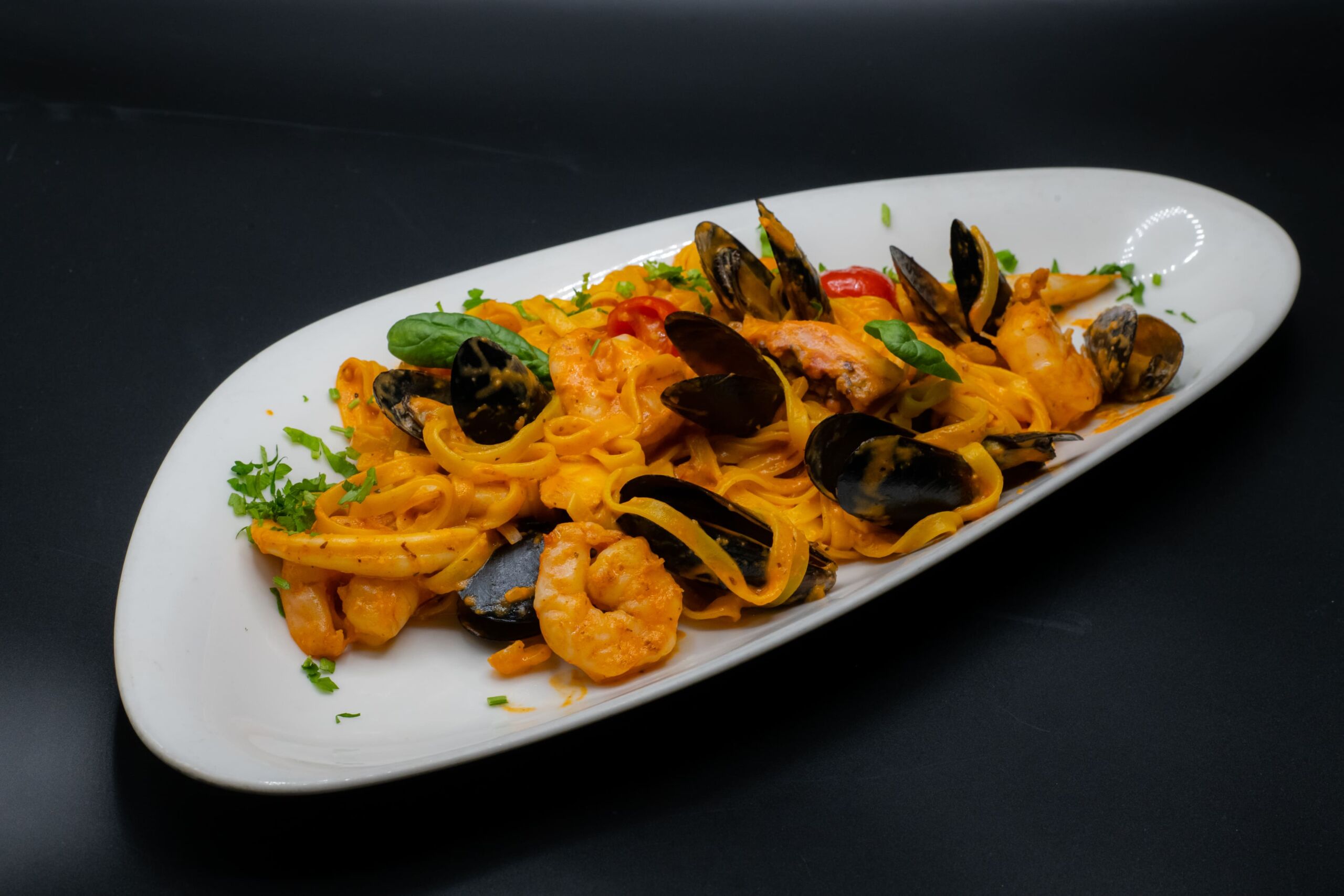 Tagliatelle cu fructe de mare